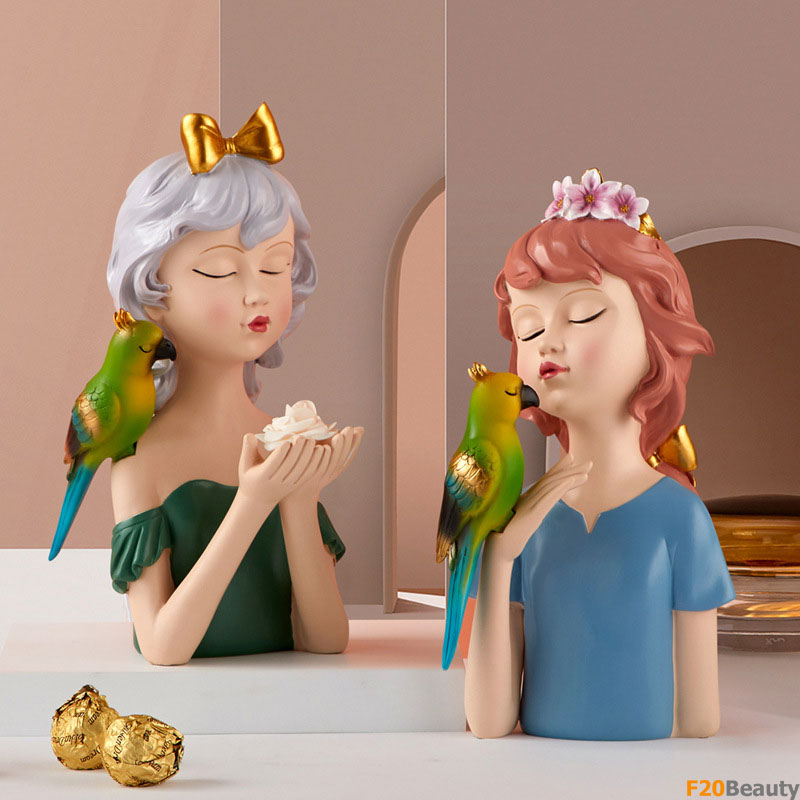 Tượng cô gái Cherry Bird