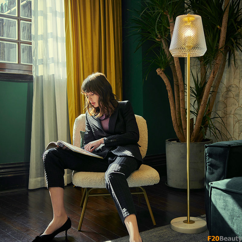 Đèn cây đứng Queen Lovely chân đá Marble