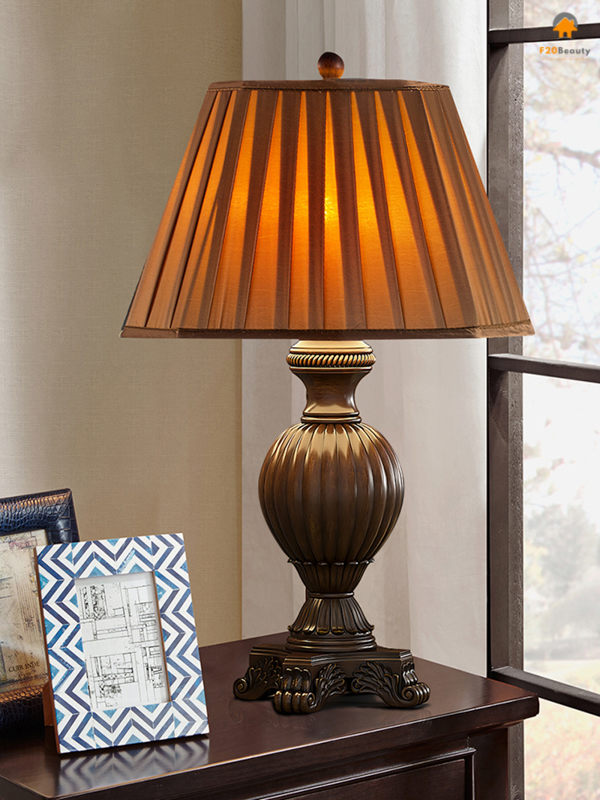 Đèn ngủ đẹp để bàn cổ điển Konstantin