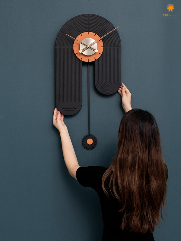 Đồng hồ treo tường đẹp Bertha