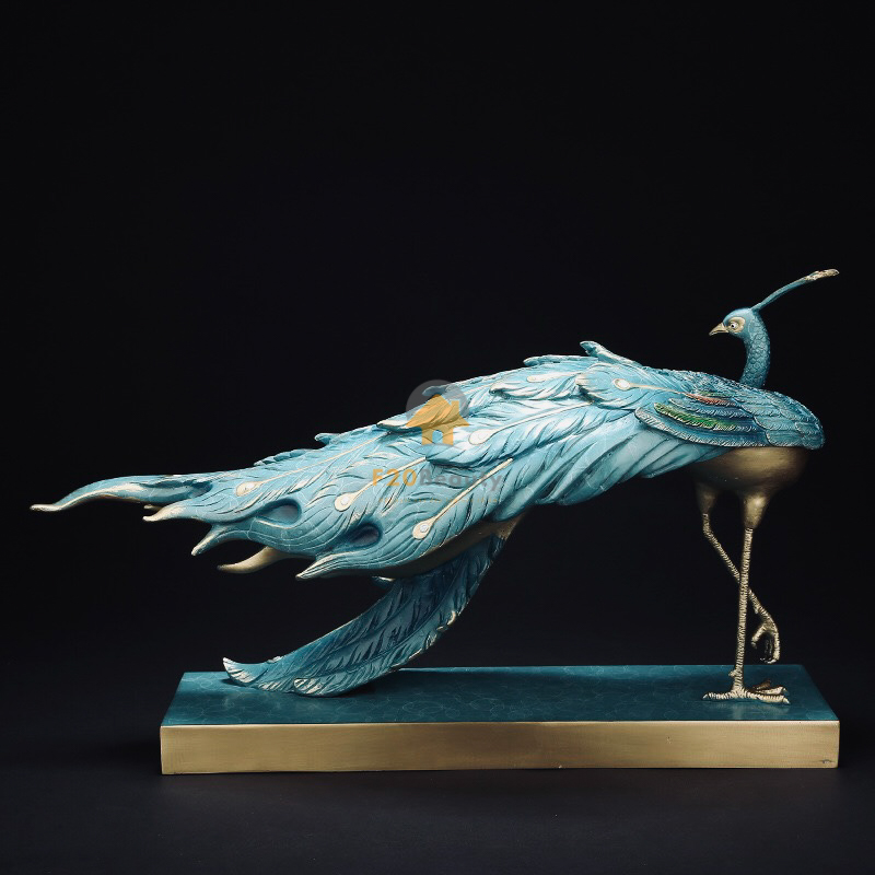 Tượng chim công bằng đồng, vật phẩm decor phong thủy hút tài lộc