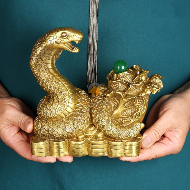 Tượng linh vật rắn phong thủy