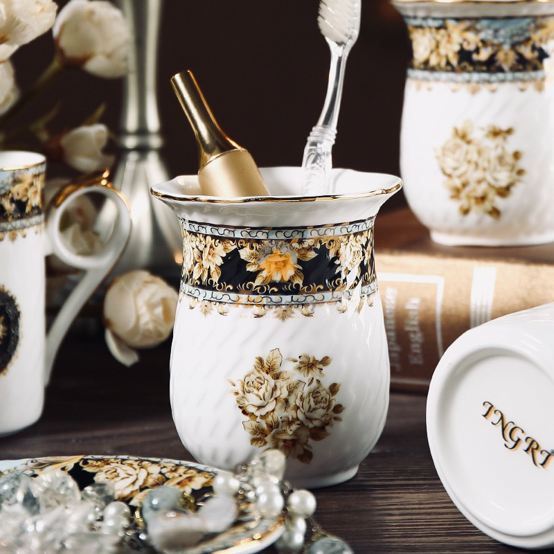 Bộ đồ dùng nhà tắm phong cách Châu Âu