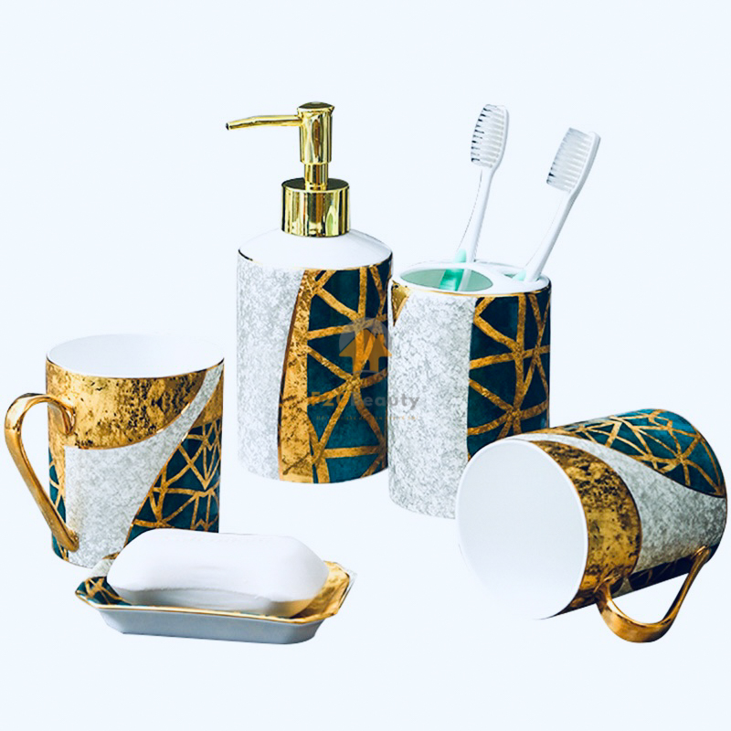 Bộ đồ dùng nhà tắm phong cách hoàng gia