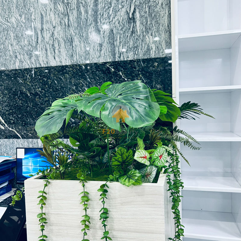 Bục cây giả decor văn phòng đẹp như thật tại Quận 2