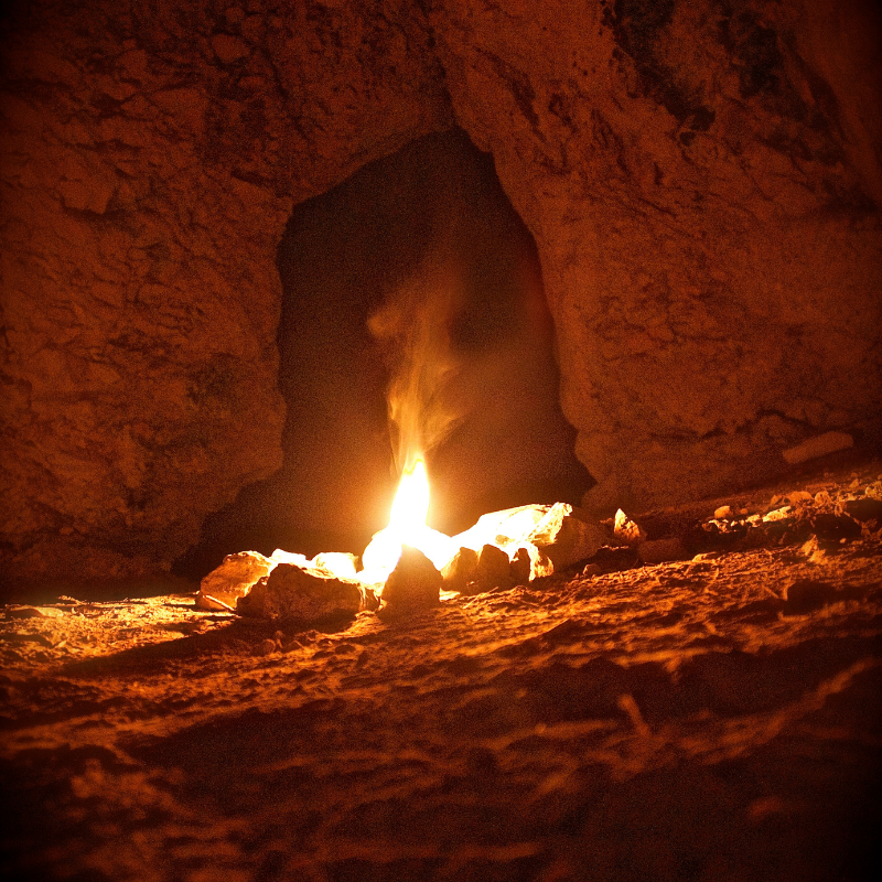 Khám phá sự liên kết giữa Sơn Hạ Hỏa, tính cách và vận mệnh trong cuộc sống của bạn.