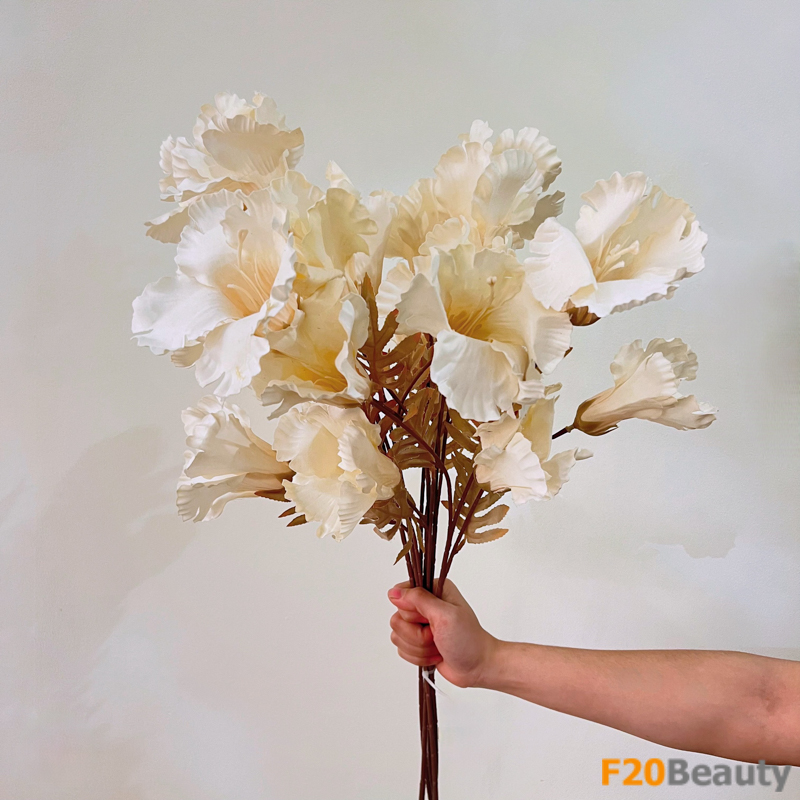 Nét quyến rũ mê hoặc: Hoa giả Morning Glory trắng tinh tế