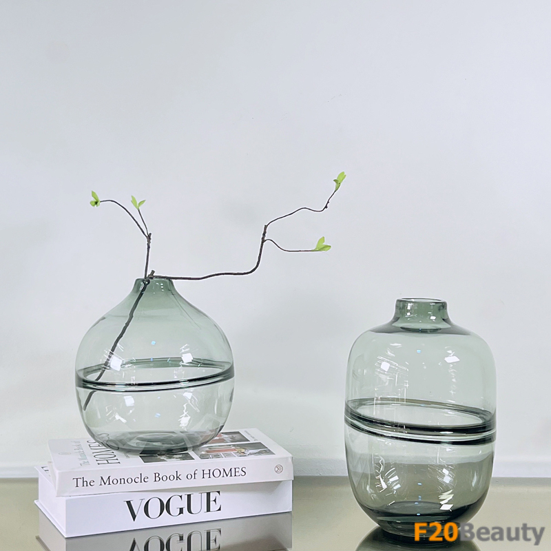 Feedback bình thủy tinh màu đen trong suốt trang trí bàn Console