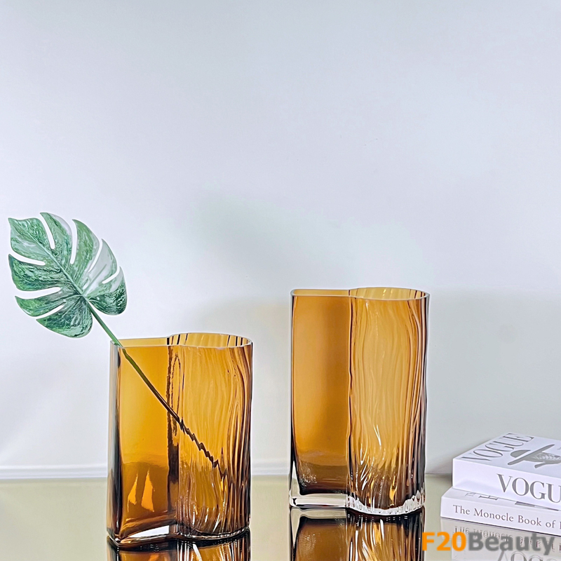 Lọ hoa thủy tinh hình thoi Chantel: Sự tinh tế và độc đáo trong trang trí nội thất