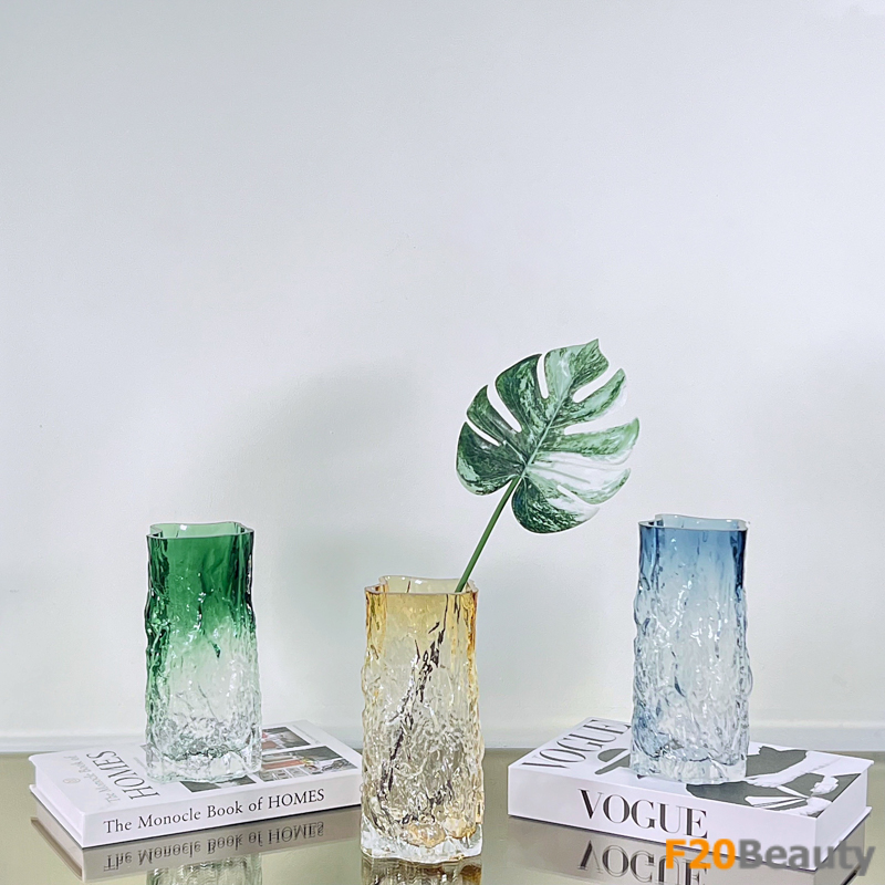 Bình thủy tinh mini Amou cắm 1 bông với nhiều màu sắc kết hợp cành lá trang trí