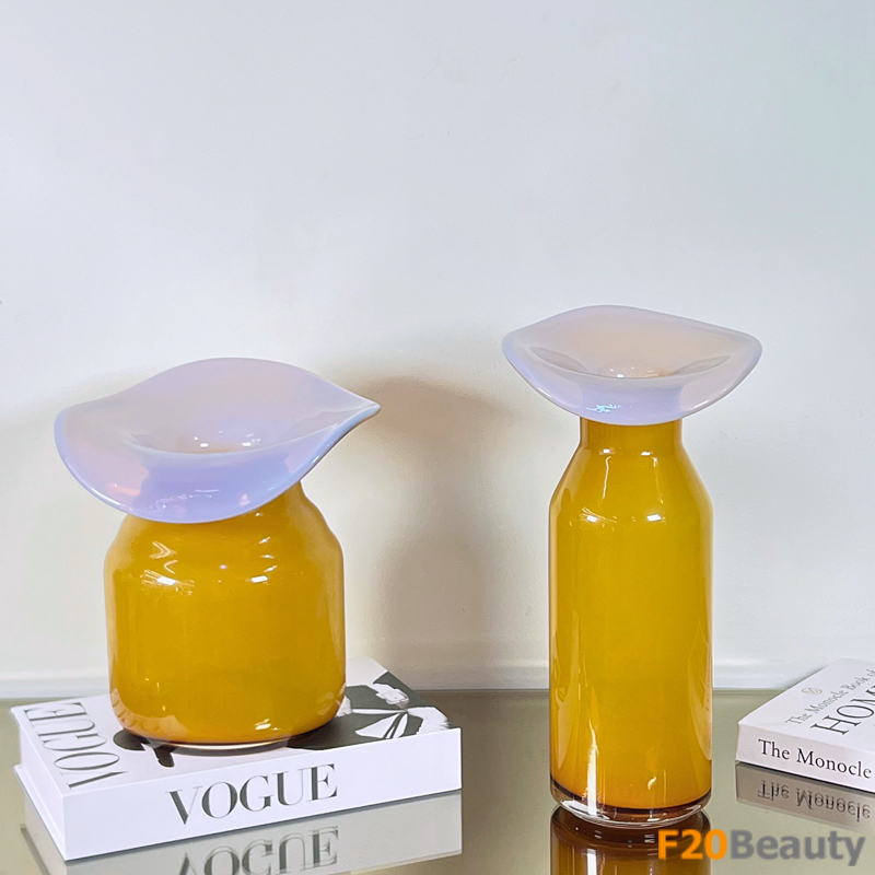 Bình thủy tinh miệng loe màu be