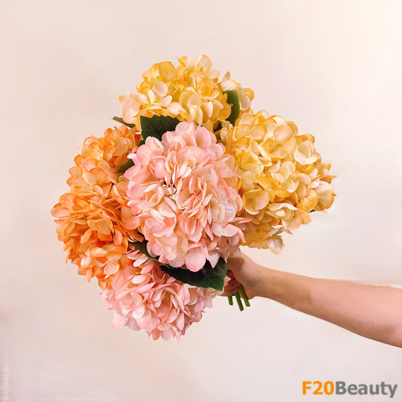 Bó hoa cẩm tú cầu Strigosa giả với nhiều màu sắc thu hút