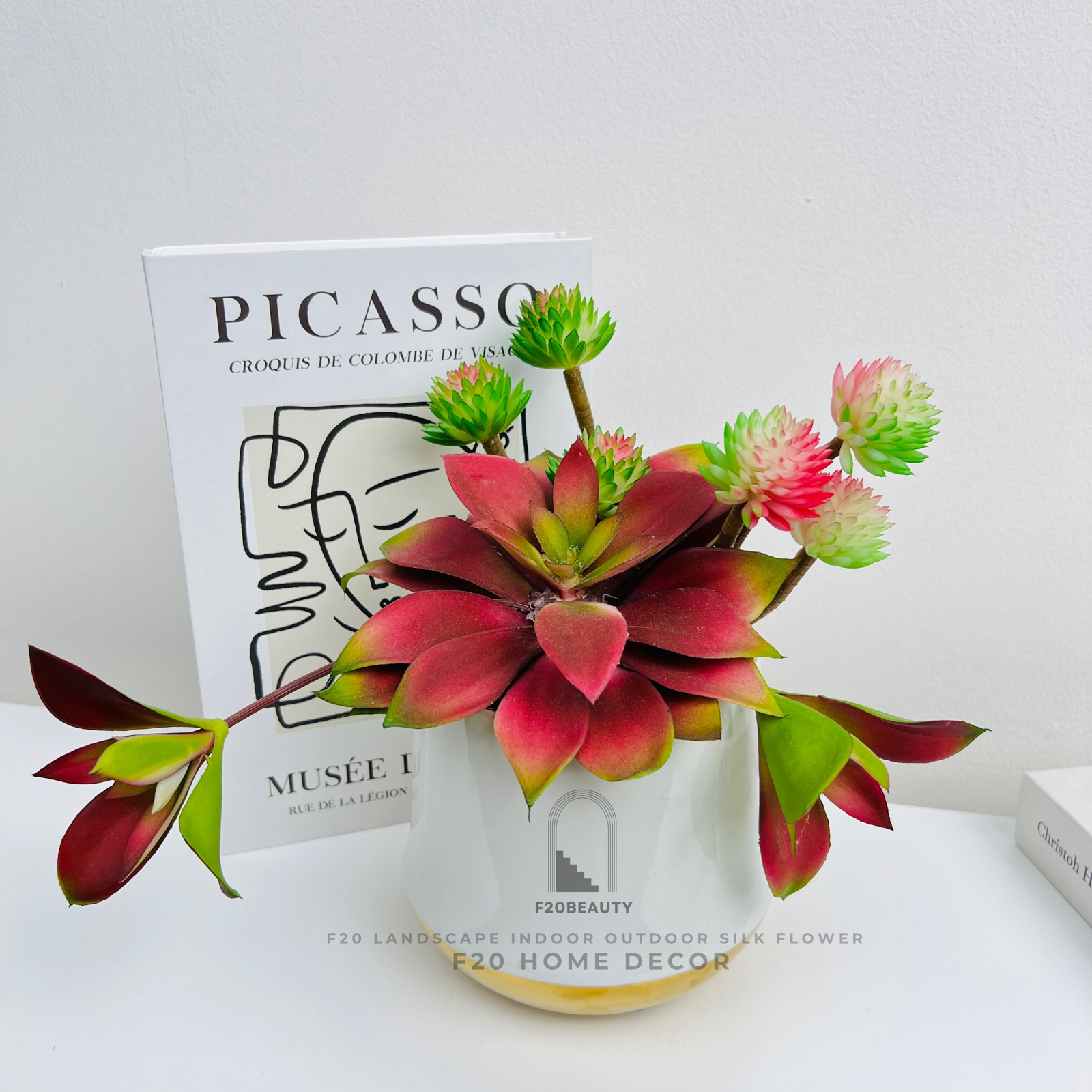 Chậu cây sen đá viền lửa giả trang trí quán cafe