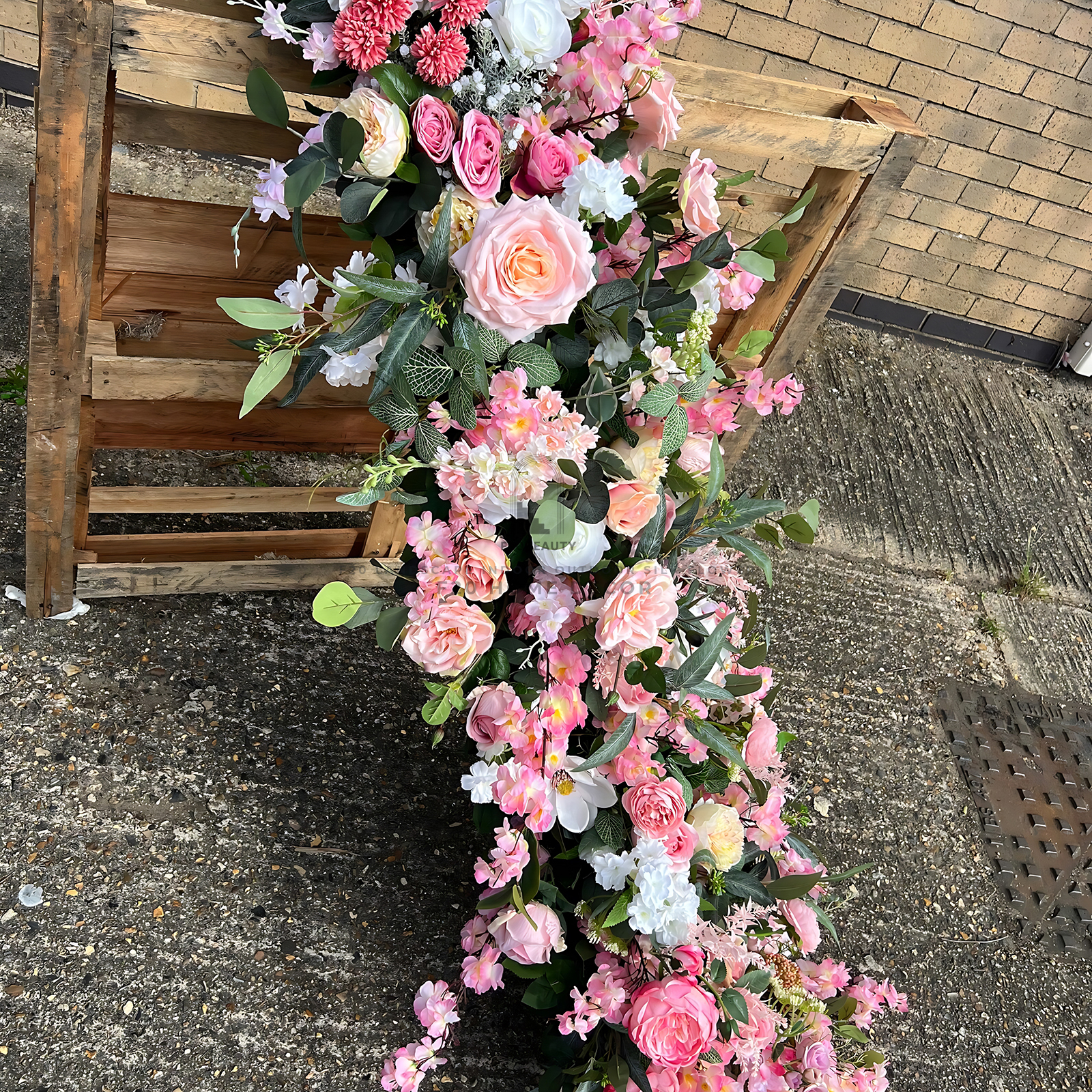 Thi công bục hoa giả trang trí sự kiện