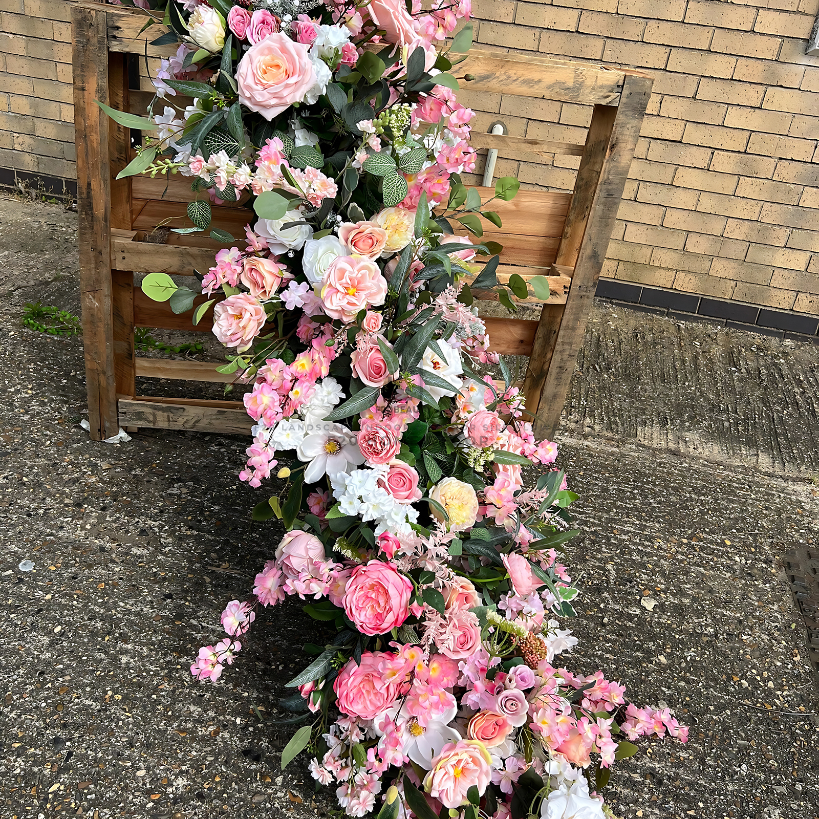 Thi công bục hoa giả trang trí sự kiện