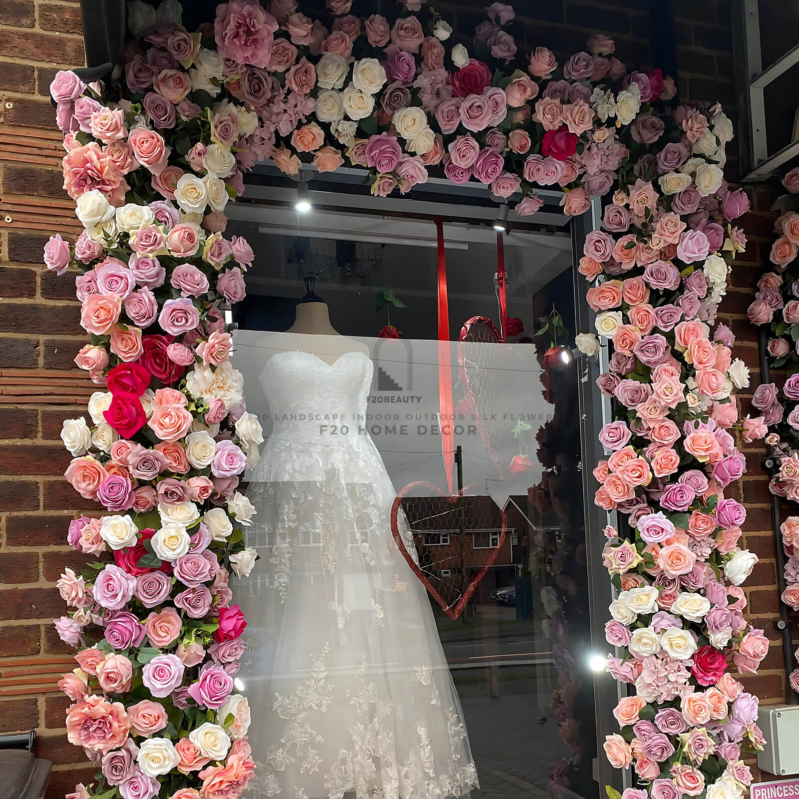 Chi tiết tường hoa hồng Pháp trang trí sutido