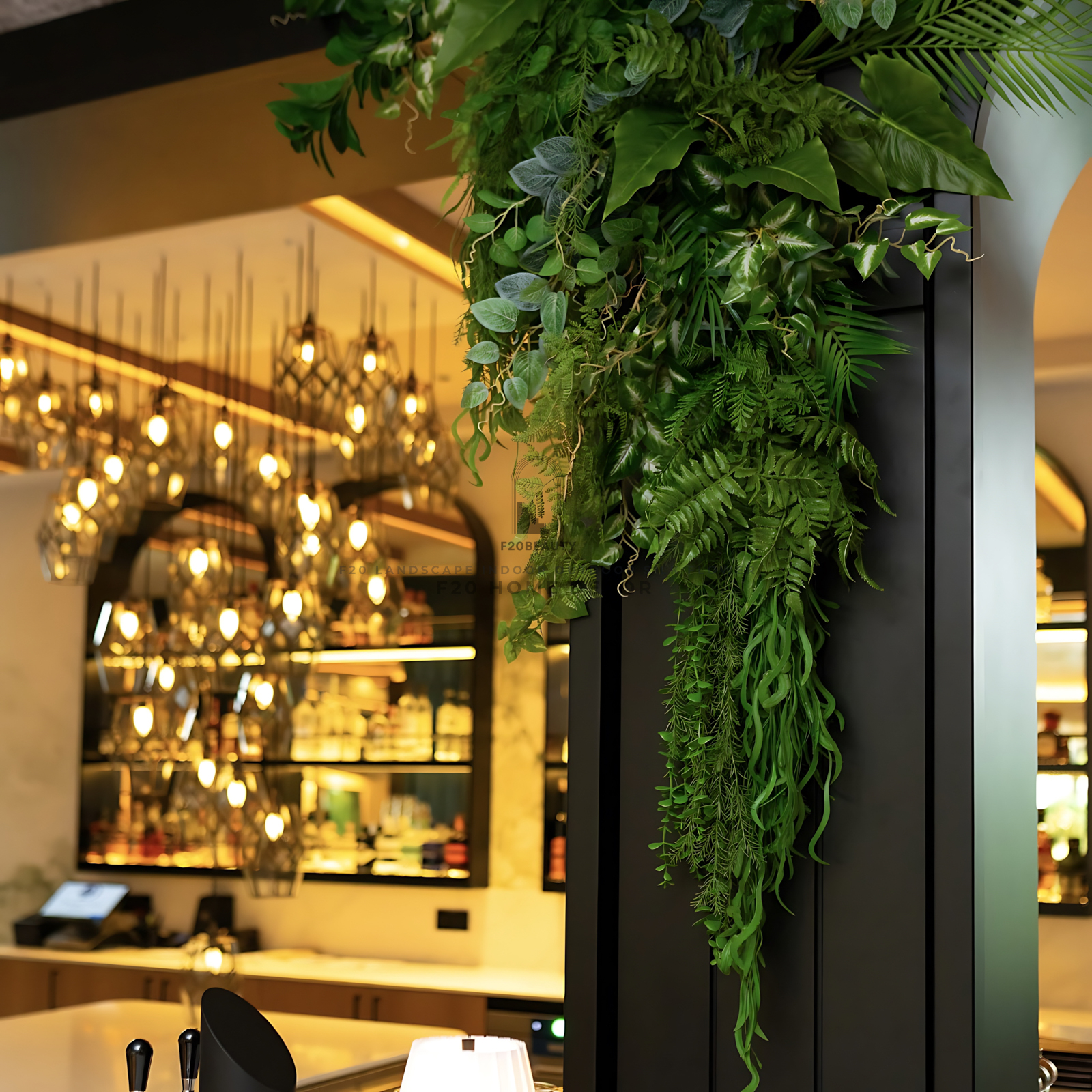 Tường cây giả trang trí cửa hàng