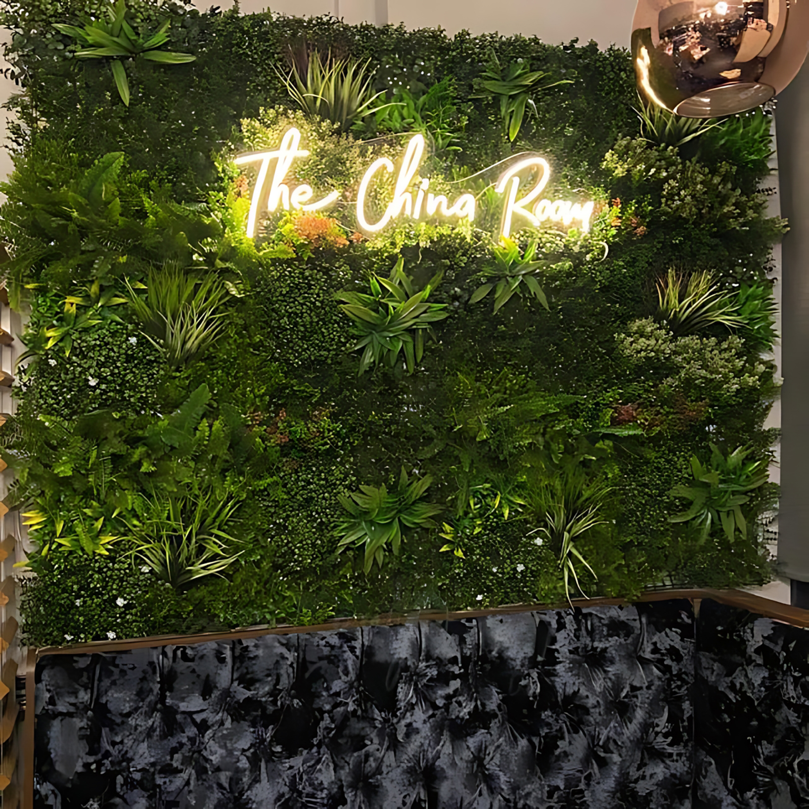 Tường cây giả mix lá điểm kèm hoa