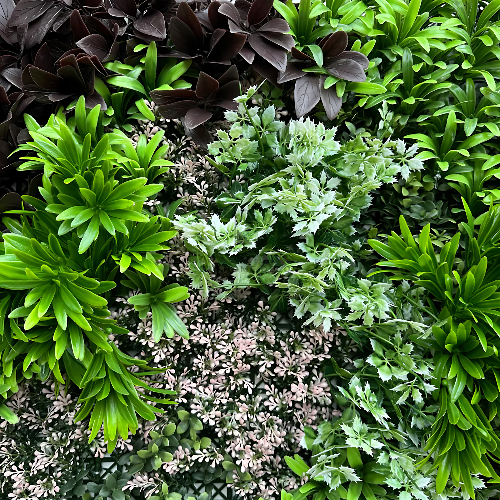 Không gian sống tươi mát với tường cây giả mix lá nhiều loại hiện đại