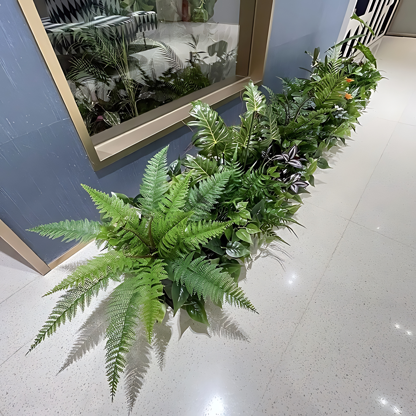 Bục cây giả nhiệt đới trang trí cửa hàng quán cafe tropical tạo điểm nhấn nổi bật