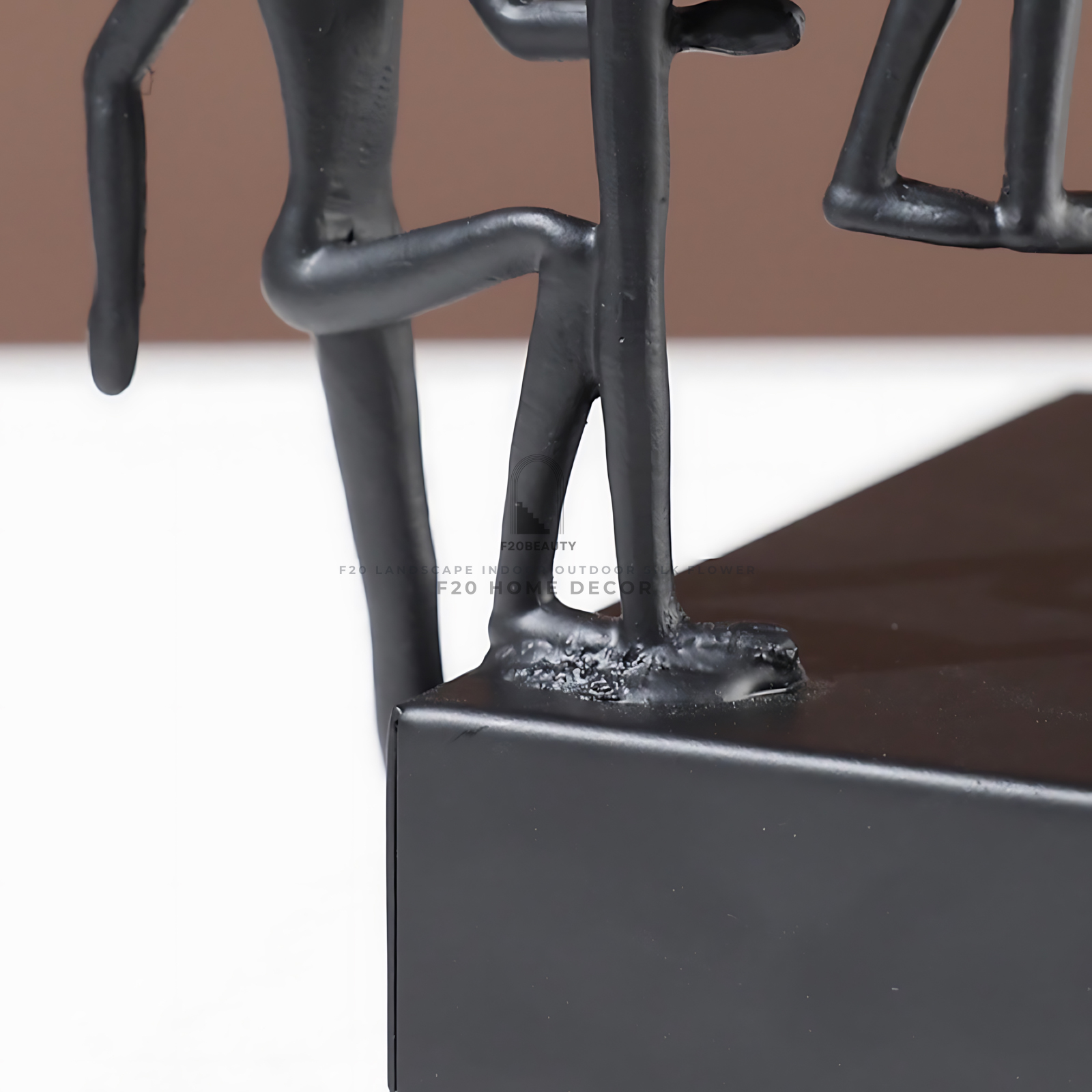 Hình ảnh chi tiết tượng nghệ thuật điêu khắc người leo tầng