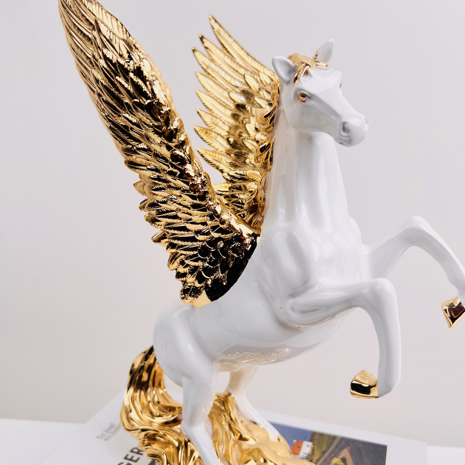 Chi tiết tượng ngựa phi nước đại