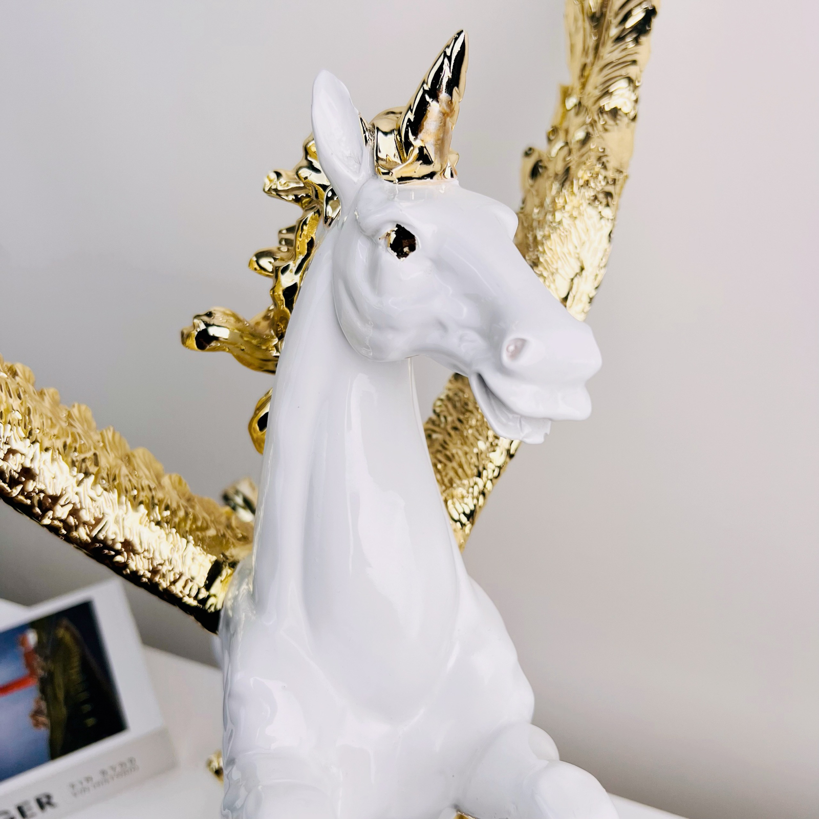 Chi tiết Tượng ngựa Pegasus phong thủy
