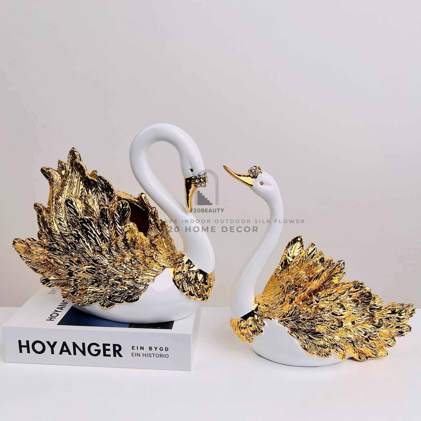 Tượng thiên nga bạch kim tôn vinh vẻ đẹp tinh tế