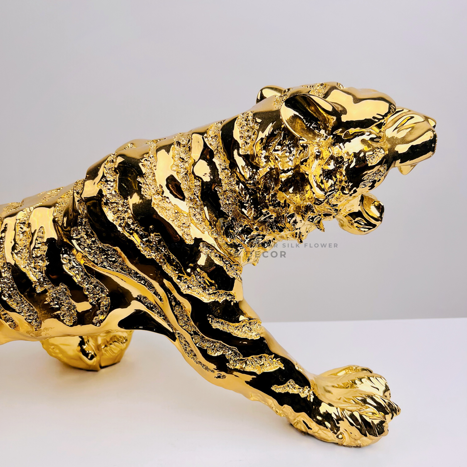 Hình ảnh chi tiết tượng hổ phong thủy mạ vàng