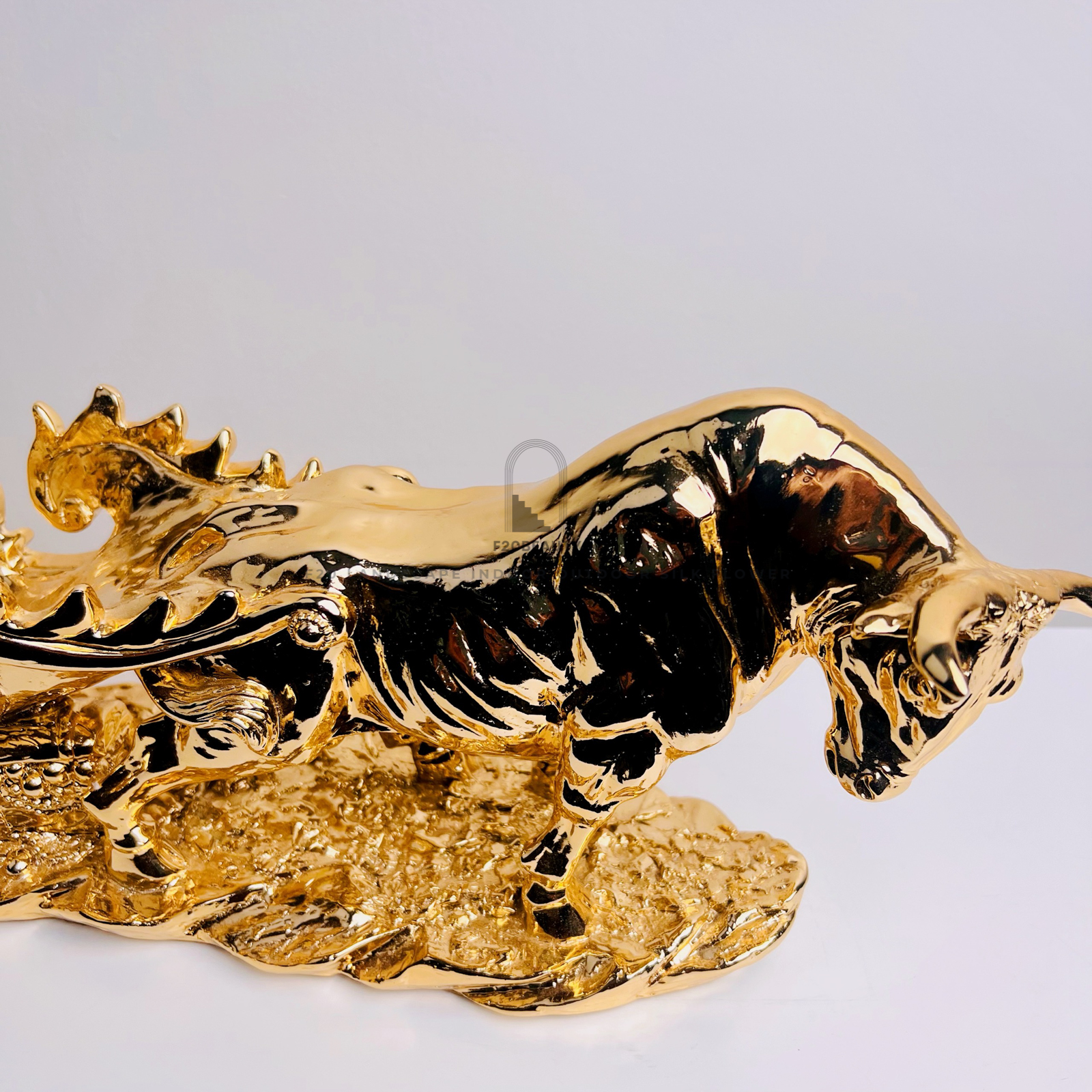 Chi tiết kệ đựng rượu tượng trâu