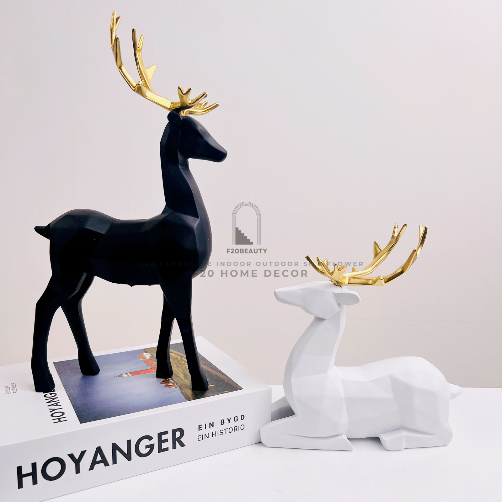 Tượng cặp hươu trắng đen điểm nhấn nghệ thuật cho không gian sống
