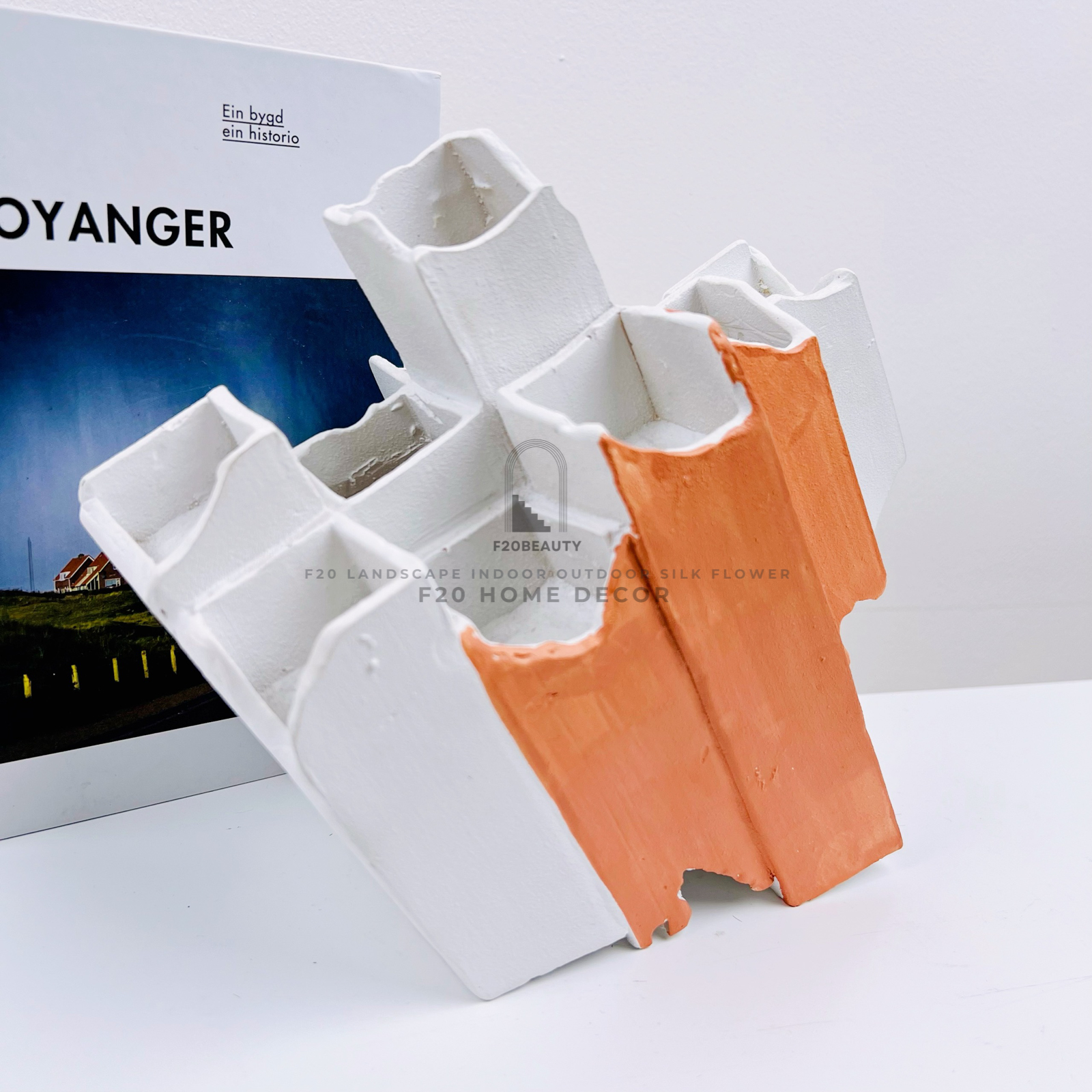 Bình trưng con thoi: Nghệ thuật và sự tượng trưng