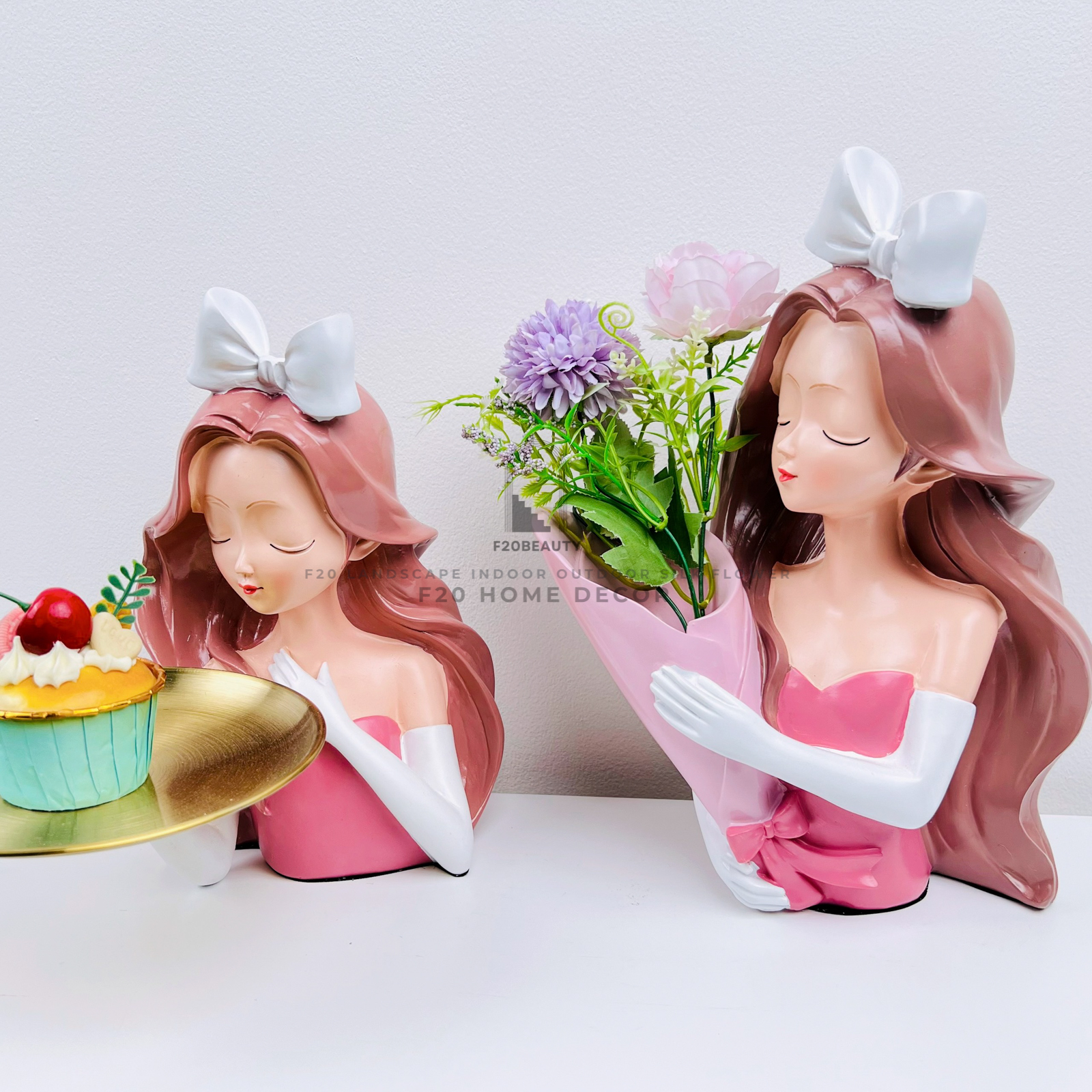 Tượng cô gái Pinky Vesace là người bạn đồng hành trong mọi không gian