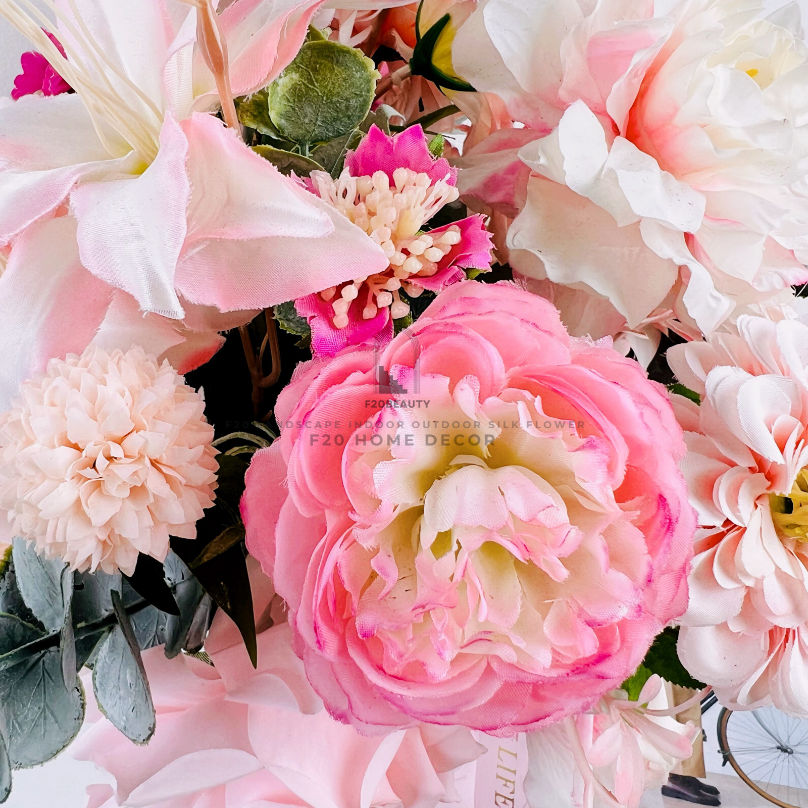 Hình ảnh chi tiết hoa của bình hoa Abez giả cắm sẵn