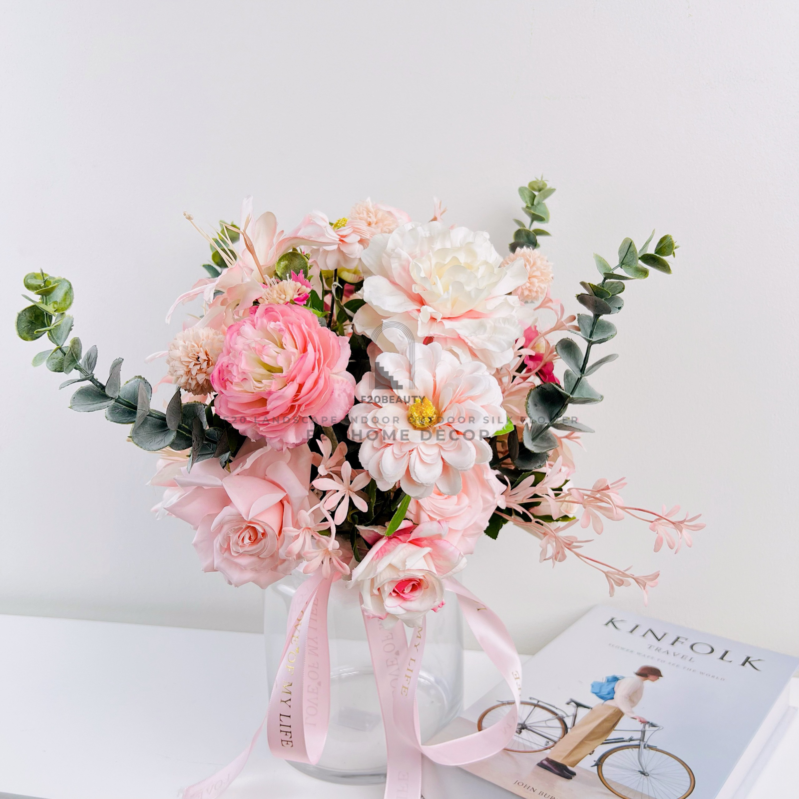 Bình hoa Abez giả cắm sẵn để bàn tạo thêm màu sắc cho không gian sống