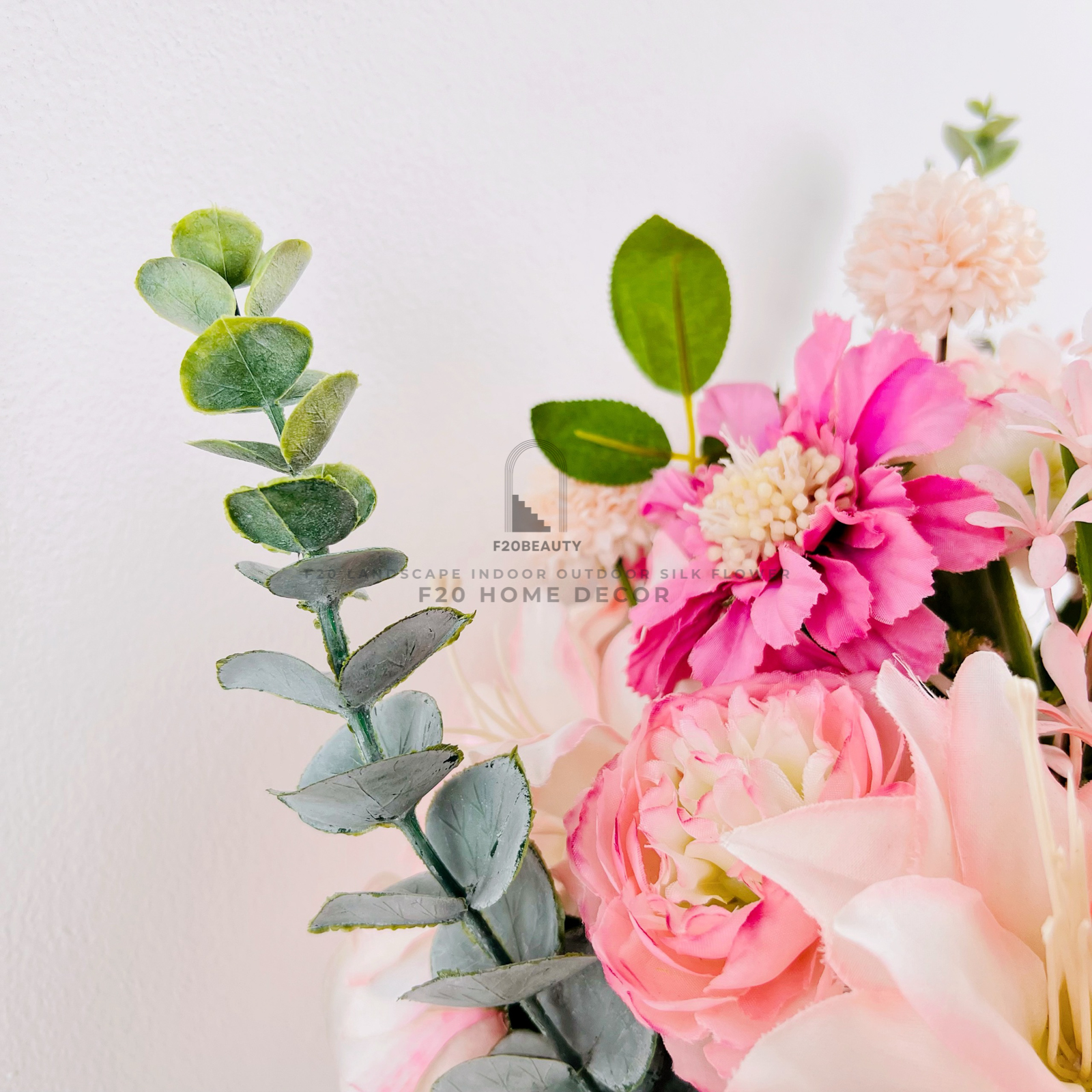 Hình ảnh chi tiết các cành lá của bình hoa Abez cắm sẵn