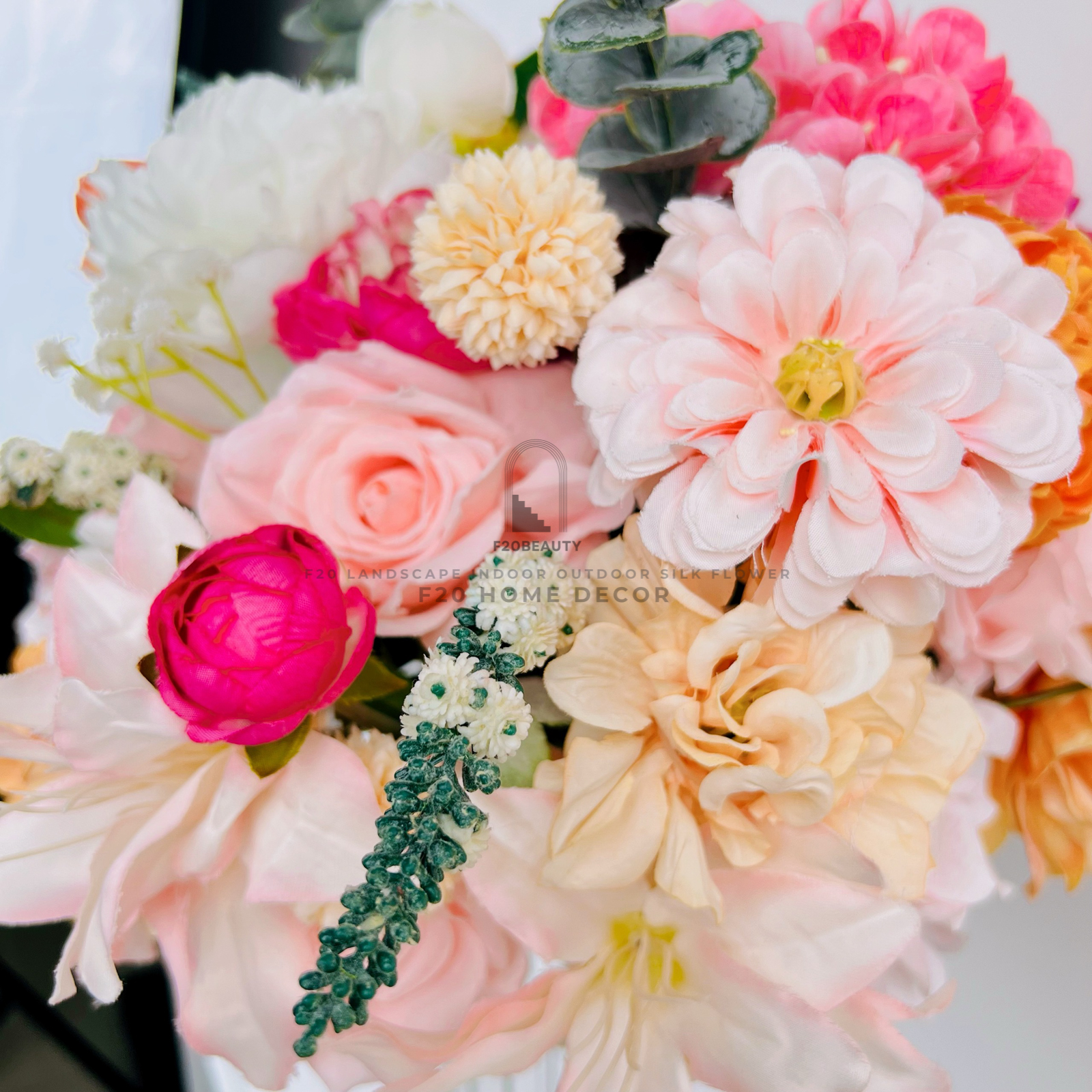 Bình hoa hồng giả Makila cho không gian thêm phần lộng lẫy