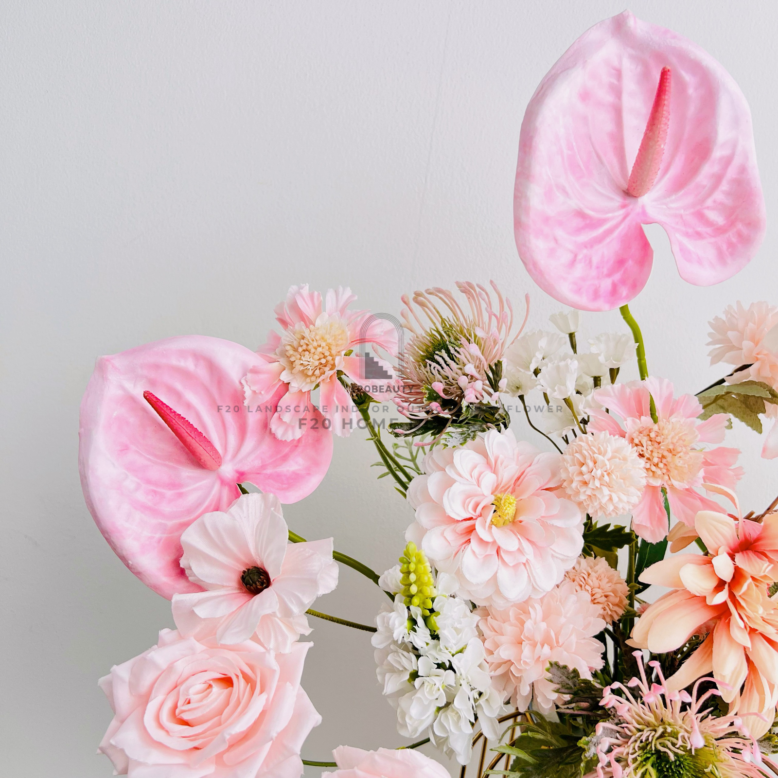 Bình hoa hồng giả Pinky cắm sẵn để bàn với chất liệu hoa cao cấp