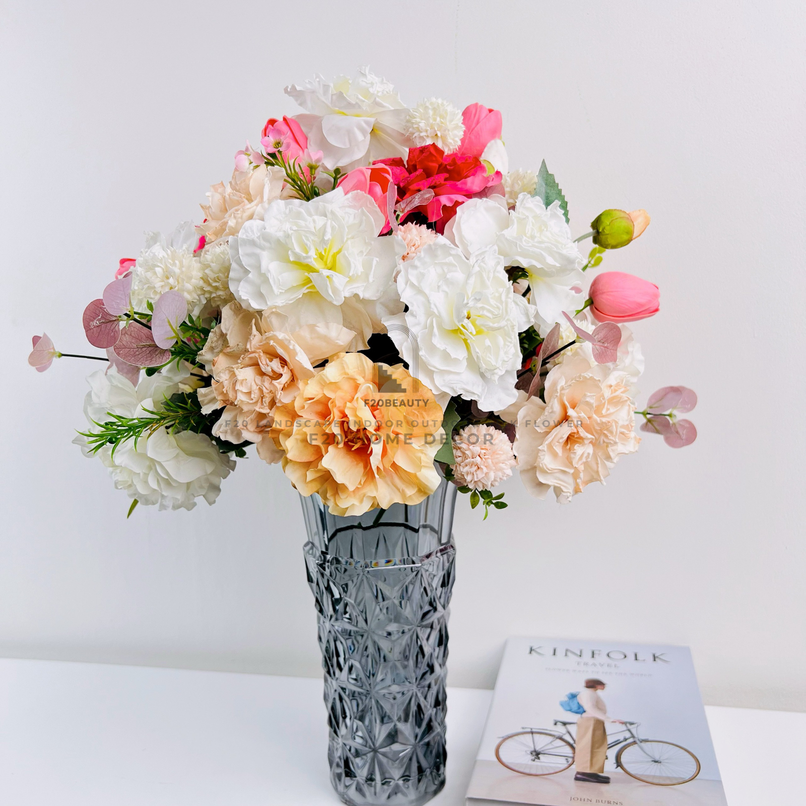 Binh hoa mẫu đơn hồng trắng giả cắm sẵn đề bàn đẹp trang trí phòng khách