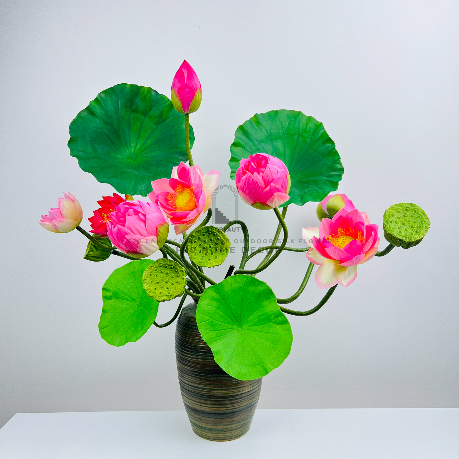 Bình hoa sen cắm sẵn để bàn đẹp với bình gốm tròn