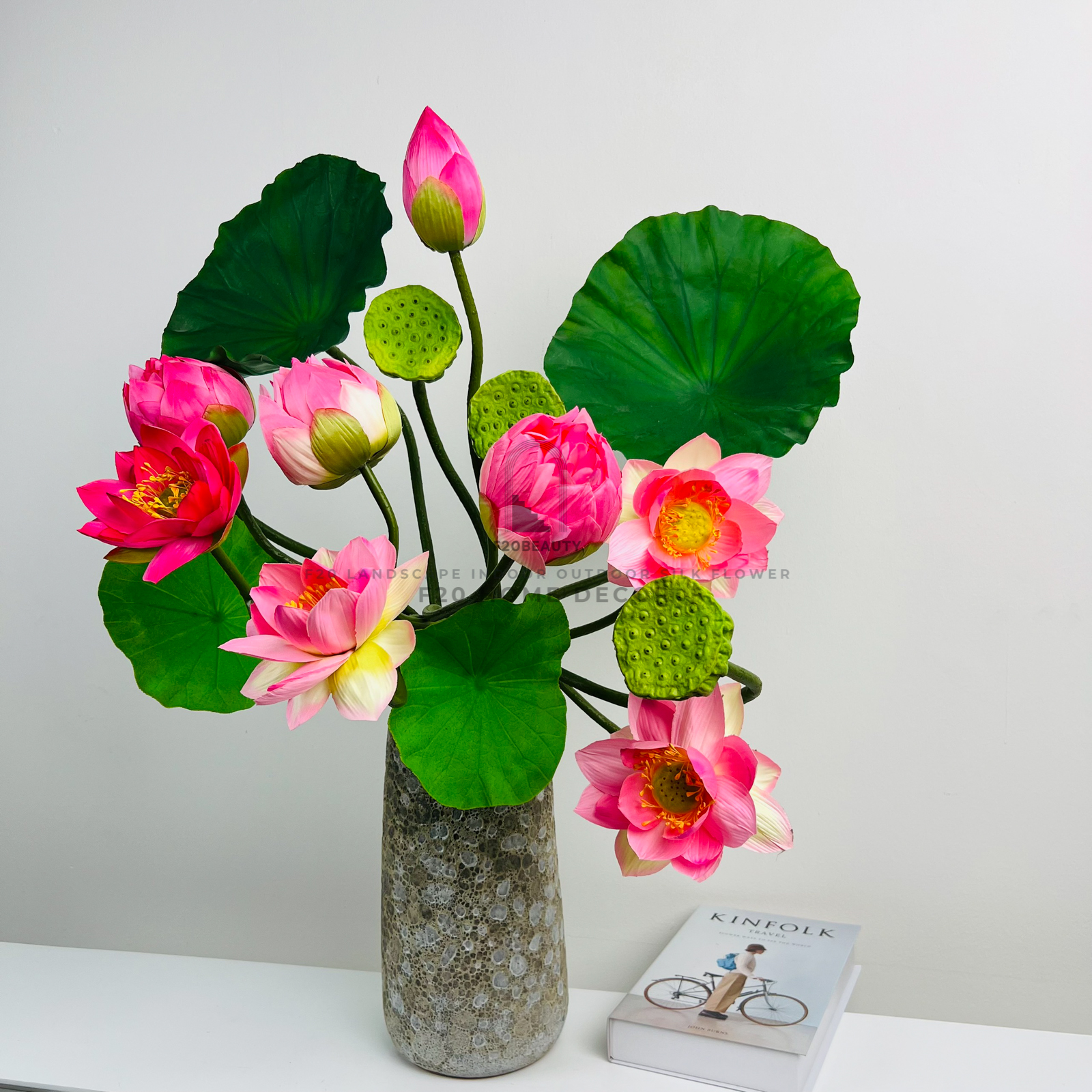 Bình hoa sen cắm sẵn để bàn đẹp với bình gốm trụ