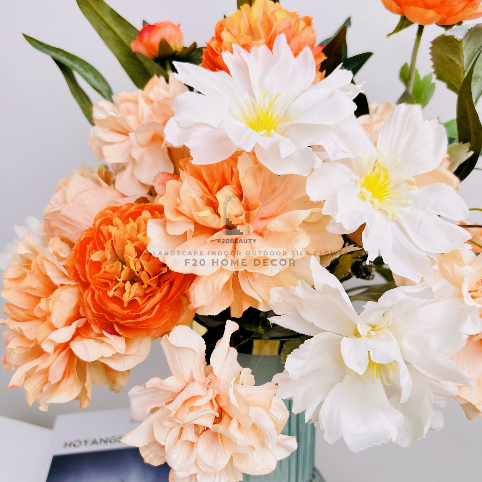 Bình hoa mẫu đơn giả cam trắng cắm sẵn: Sự lựa chọn hoàn hảo cho không gian sống