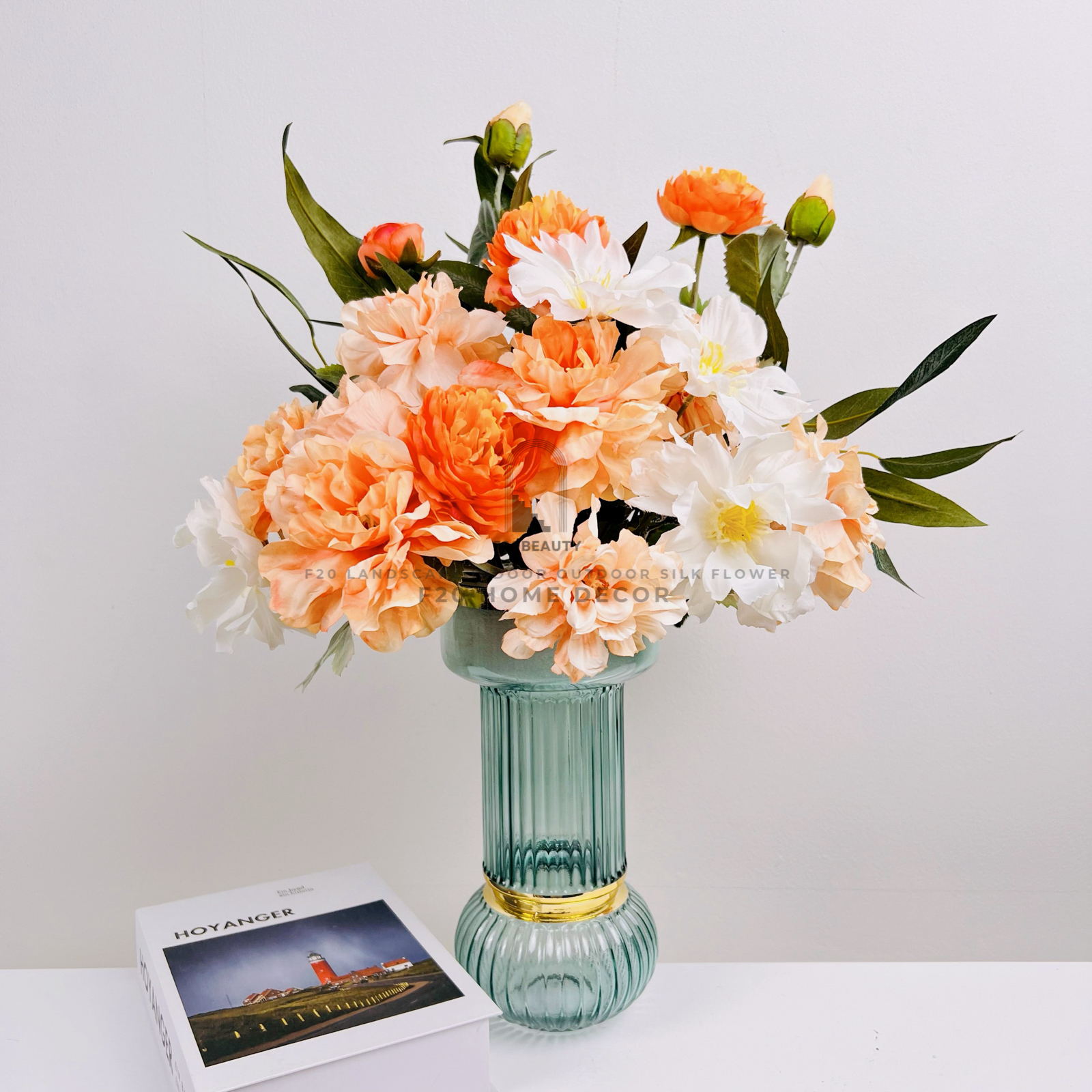 Bình hoa mẫu đơn giả cam trắng cắm sẵn để bàn