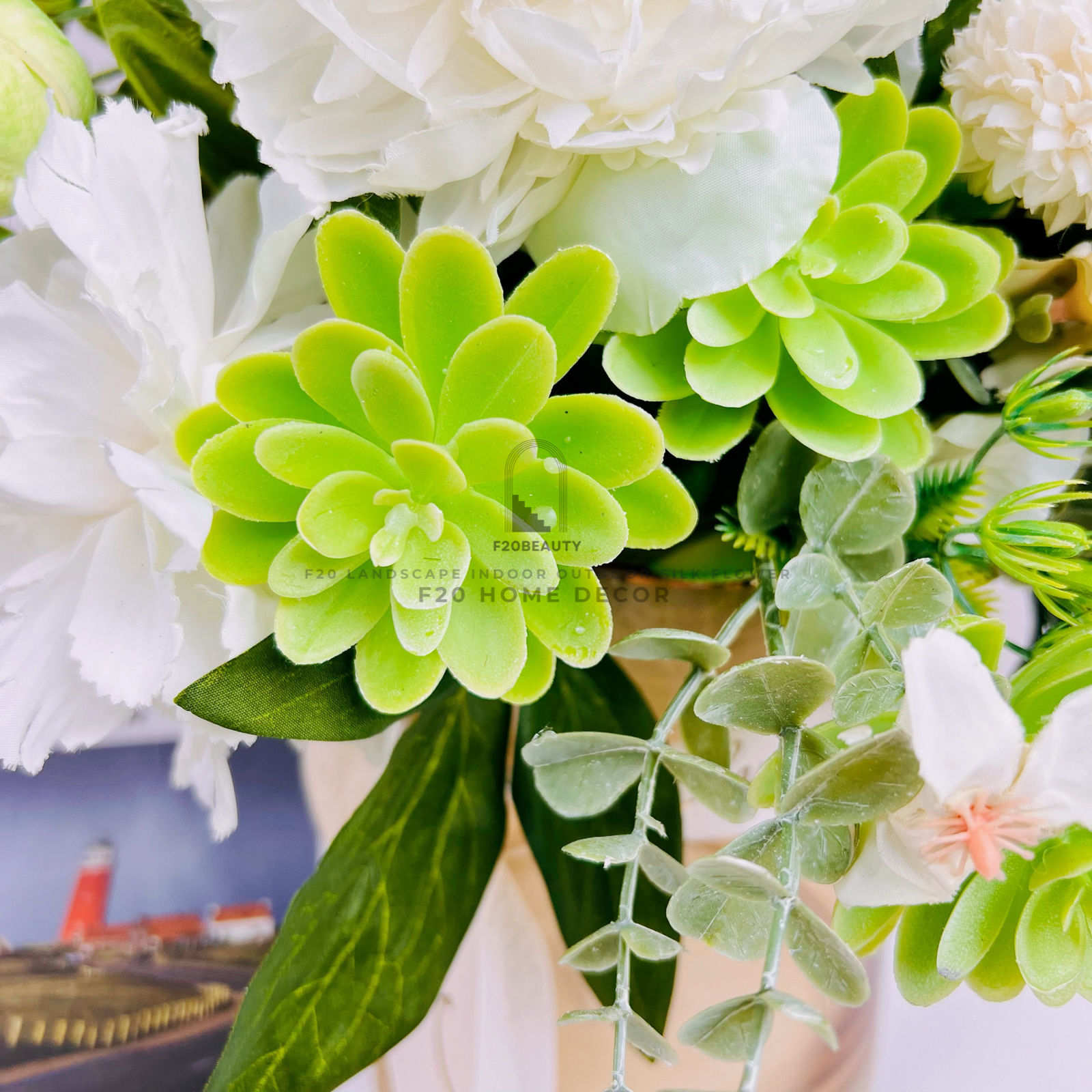 Phong cách hiện đại với bình hoa tulip sen đá giả cắm sẵn