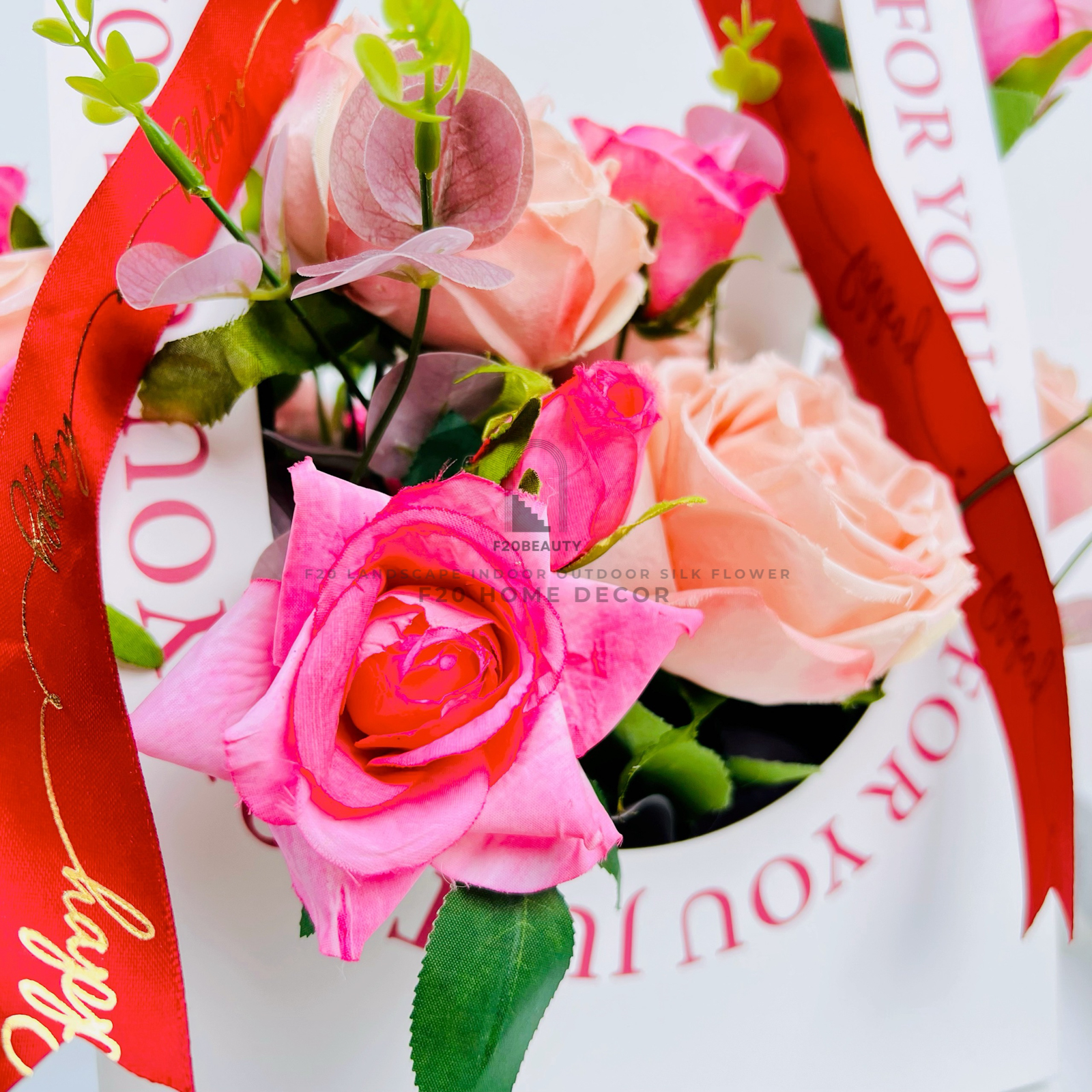 Giỏ hoa hồng giả để bàn - điểm nhấn độc đáo cho bàn trang điểm