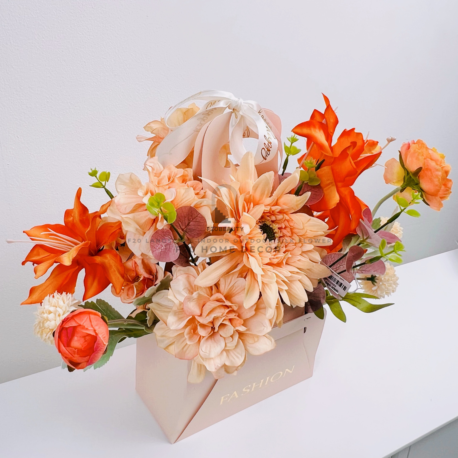 Giỏ hoa màu cam giả để bàn - món quà ý nghĩa và đẹp mắt