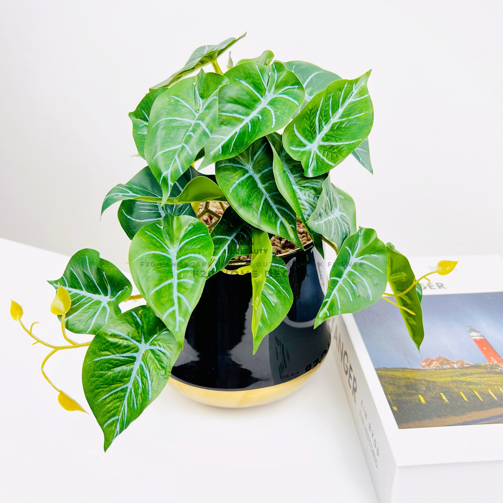 Chậu cây Philodendron White Wave giả để bàn trang trí phòng ngủ