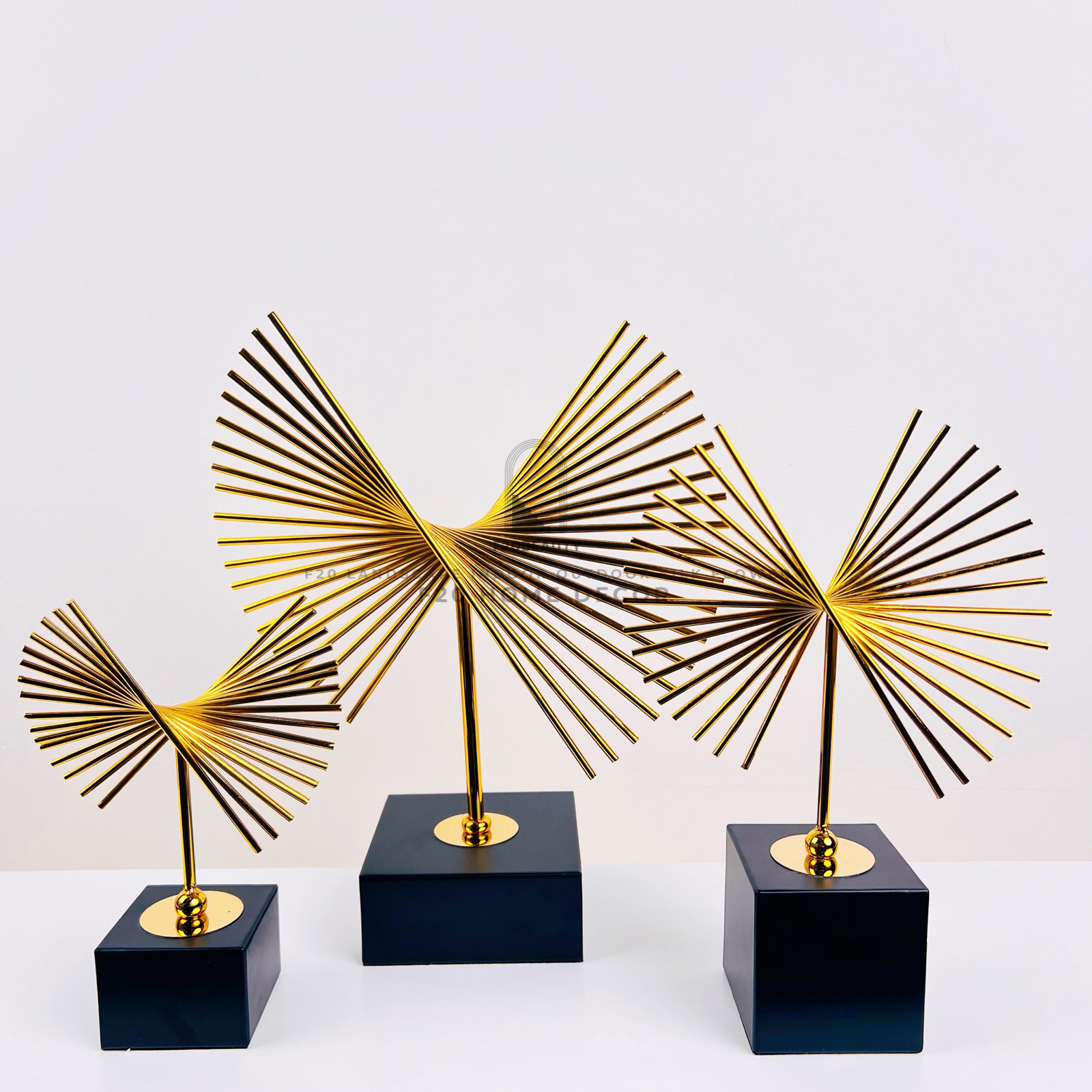 Tượng kim loại mạ vàng: Sự kết hợp hoàn hảo giữa nghệ thuật và thiết kế