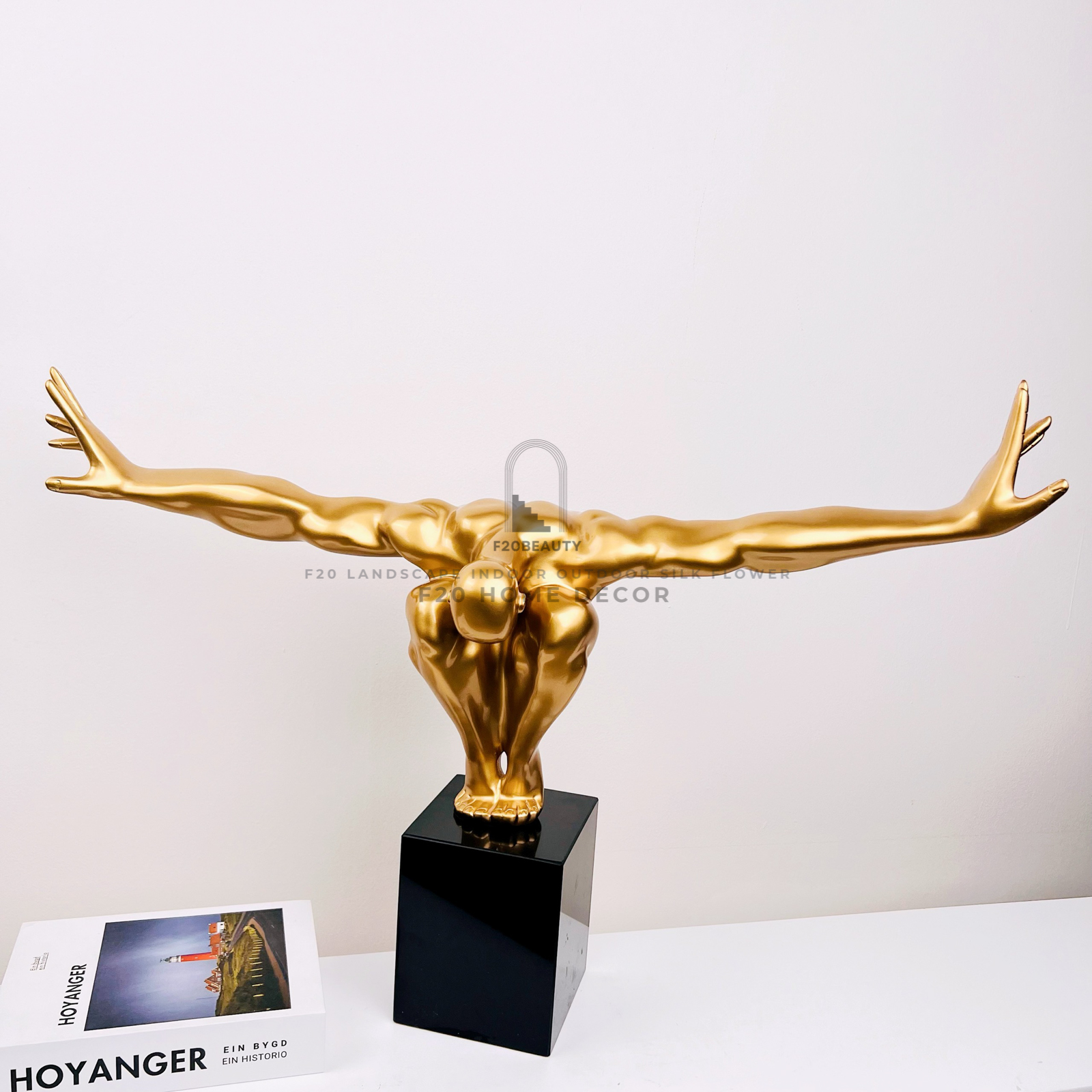 Tượng lực sĩ giang tay: Sự kết hợp hoàn hảo giữa nghệ thuật và thể thao