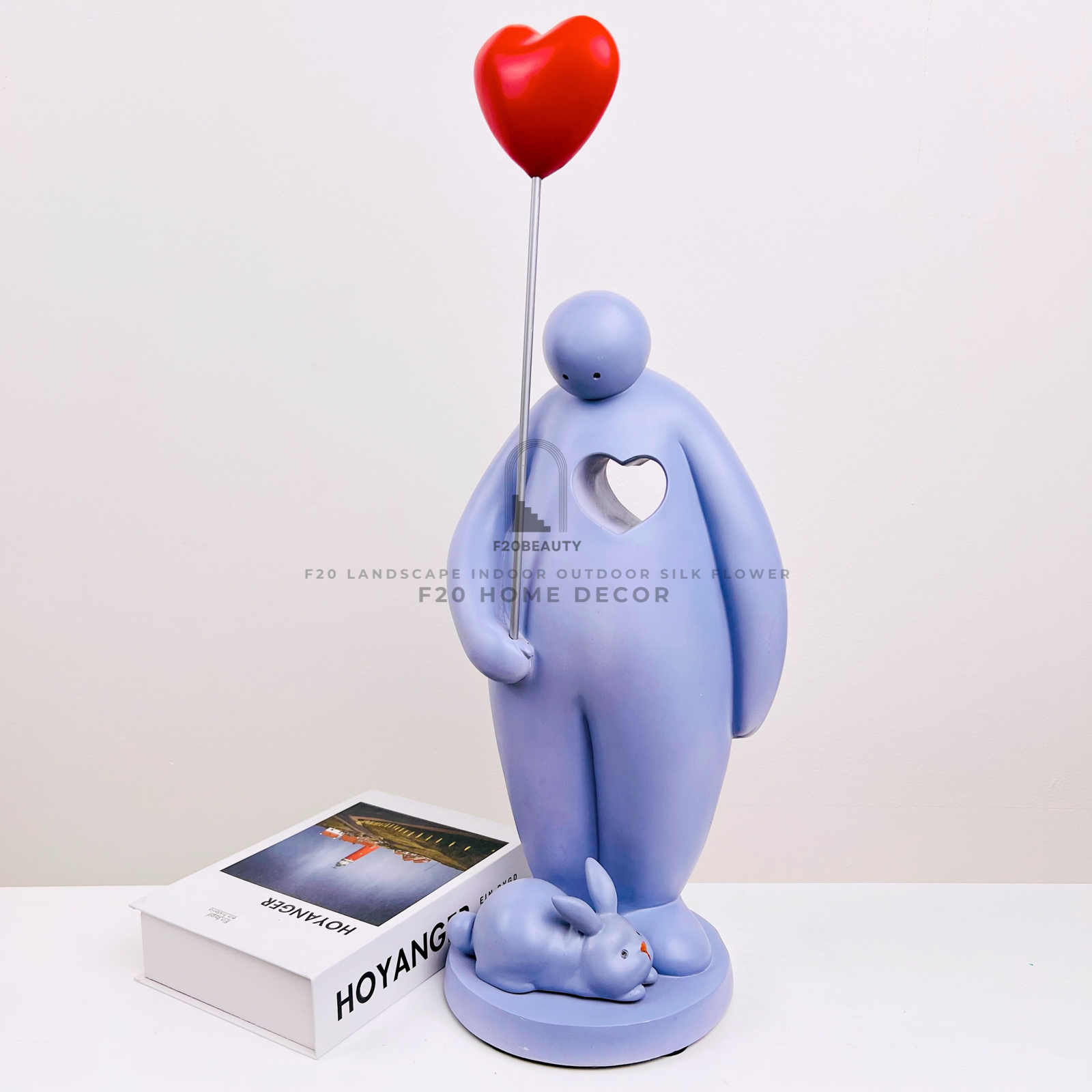 Bearbrick người cô đơn thả tim: Vẻ đẹp độc đáo và thông điệp đầy cảm xúc